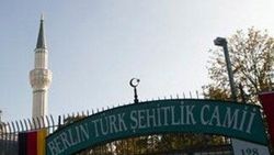 Şehitlik Cami Derneği: Eşcinselleri davet etmedik