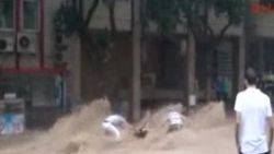 Bursa'da yaşlı bir kadın sel suyuna kapıldı İZLE