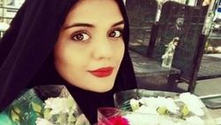 İran'da yeni trend: Mezarlıkta selfie