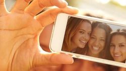 Selfie çekmenin nedeni: Narsisizm