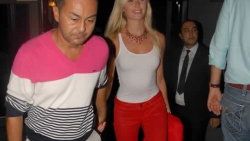 Serdar'dan Chloe'ye öpüşme yasağı
