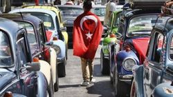 Ankara'da şehitler için saygı turu düzenlendi