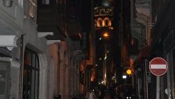 Beyoğlu'nda otellere ruhsat baskını yapıldı
