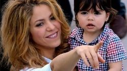 Shakira oğlu Milan'a İspanyolca öğretiyor İZLE