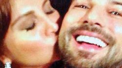 Sibel Can Tarkan'ı öpmeye doyamadı
