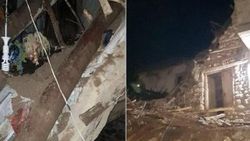 Siirt'te şiddetli yağış bir evi göçertti