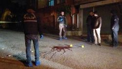 Eşinin gözleri önünde sokak ortasında vuruldu