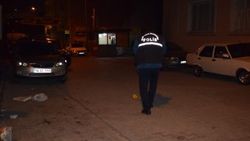 Ayrı yaşadığı eşinin aracına içindeyken kurşun yağdırdı