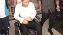 Sinan Özen sahnede kan görünce fenalaştı