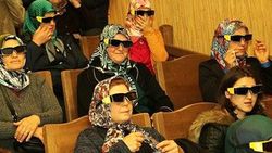 Samsunlu kadınlardan tarla işine sinema arası