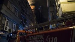 Şişli'de 5 katlı binada yangın