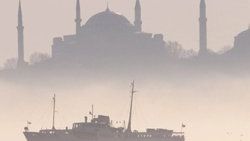 İstanbul güne sisli uyandı