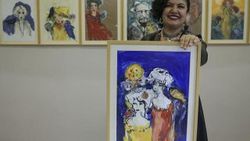 Sağ eli kırılan ressam, sol elle 50 resim yaptı