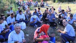 Soma şehitlerine bayram ziyareti