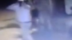 Pompalı tüfekle otoparkı basıp araç çaldılar
