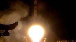 Soyuz uzay aracı 3 mürettabtıyla fırlatıldı