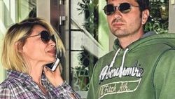 10 yaş küçük sevgilisi Seray Sever'i istedi
