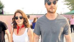 Aras Bulut İynemli sevgilisiyle maç izledi