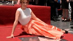 Jennifer Lopez'in yıldızına saldırı