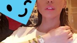 Demet Akalın’dan Gülşen’e 100 bin liralık hediye