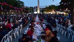 Sultanahmet'te 30 bin kişilik iftar