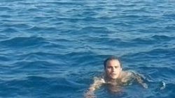 Antalya'da yüzerek polisten kaçan şüpheli yakalandı