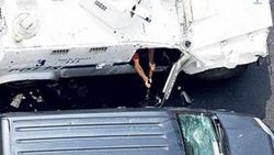 Sur ilçesinde zırhlı araçtan malzeme çaldılar