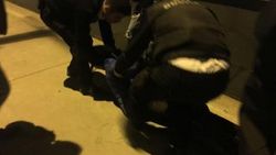 Astım krizi geçiren genç kadını şantiye görevlileri kurtardı