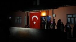 Şehit haberi Van'ı yasa boğdu