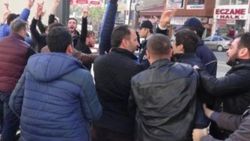 Operasyonlara tepki gösteren KESK'lilere yumurta attılar