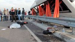 Manisa'da öğrenci servisi kaza yaptı: 1 ölü 16 yaralı