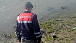 Vurduğu ördeğin peşine düşen acemi avcı kayboldu