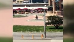 Taksim Meydanı'nda havaya ateş açan kişi yakalandı