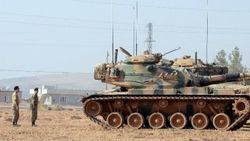 Obüs ve tanklar Suriye’ye girdi