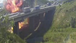 Kocaeli'de kaza yapan tanker alev topuna döndü
