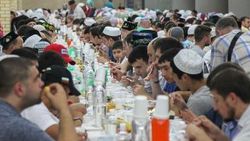 Tataristan'da 10 bin kişilik iftar yemeği