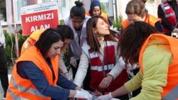 Tatbikatı gerçek sanıp kan verdiler