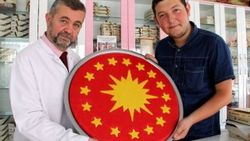 Erdoğan'a Cumhurbaşkanlığı forslu badem ezmesi hazırlandı