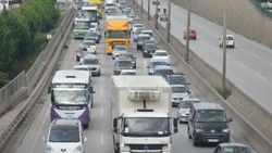 TEM otoyolu 15 saat trafiğe kapatılacak