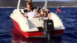 Sürat teknesinde 15 Suriyeli kaçak yakalandı