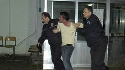 Ayrıldığı eşine kızan adam karakolu birbirine kattı