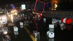 TEM Otoyolu Dilovası'nda TIR karşı şeride geçti: 1 ölü