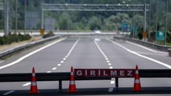 TEM otoyolunun Bolu Dağı geçişi trafiğe kapatıldı