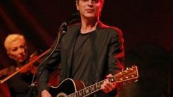 Teoman'ın akustik konserinde bin kişilik vokal
