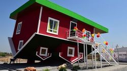 Dünyanın 13'üncü ters evi Antalya'ya inşa edildi