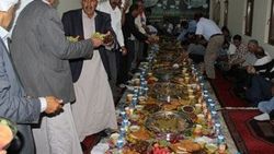 Rehin alınan TIR şoförü 250 kişiye iftar verdi