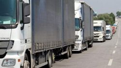 Kapıkule'de 9 kilometre TIR kuyruğu