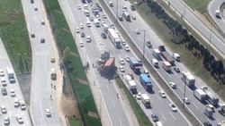 TEM'de iki TIR kafa kafaya çarpıştı