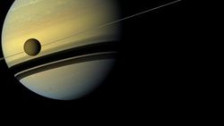 Satürn'ün uydusu Titan'da hidrokarbon gölleri