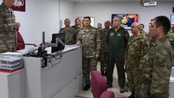 Orgeneral Akar ve kuvvet komutanları İncirlik'te